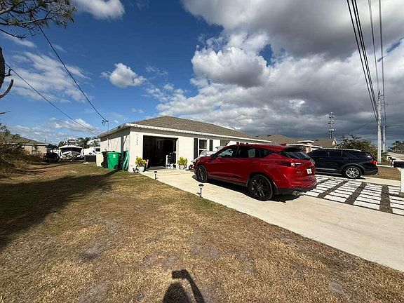 2nd image of 133 SW Becker Rd