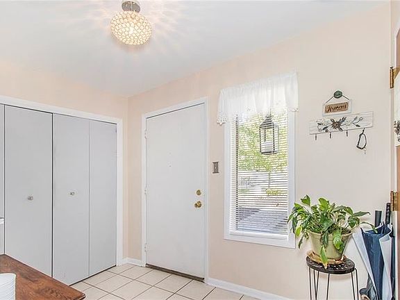 2nd image of 303 Alfred Pl