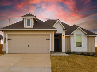 1039 Seattle Slew St, Hewitt, TX 76643