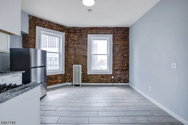 1 bed, 1.0 bath, $1,950 — Photo 2
