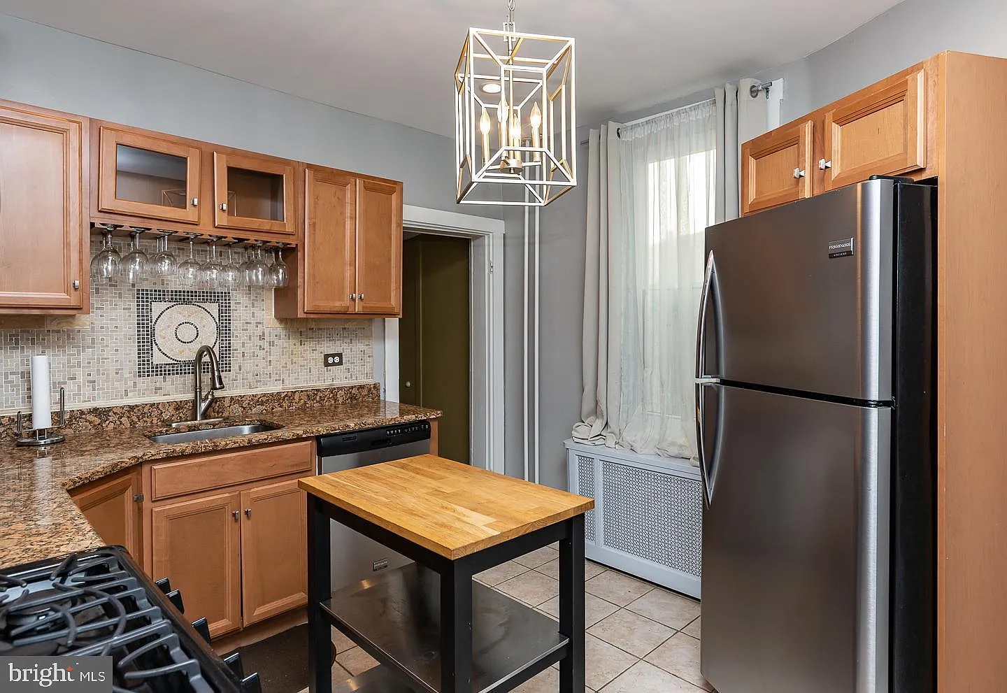 3 bed, 1.5 bath, 1200 sqft, $2,600 — Photo 4