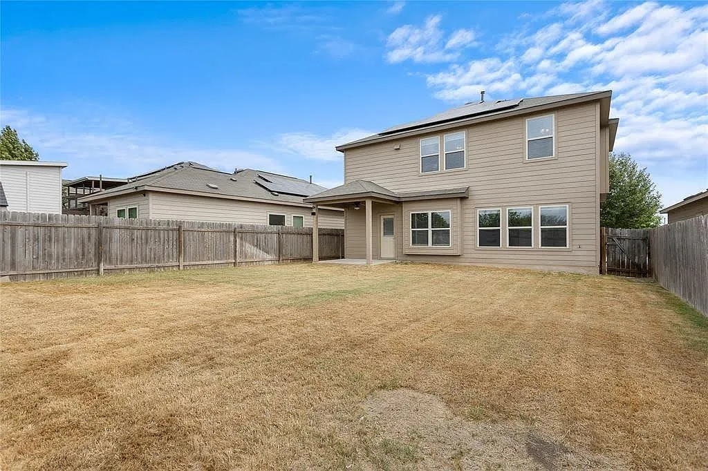4 bed, 2.5 bath, 2131 sqft, $2,550 — Photo 1