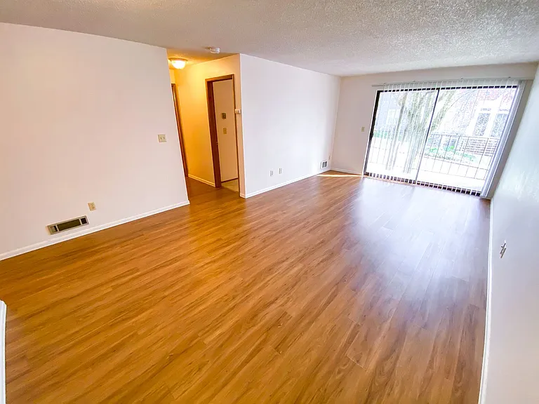 Twin Cedars Apartments — Photo 18