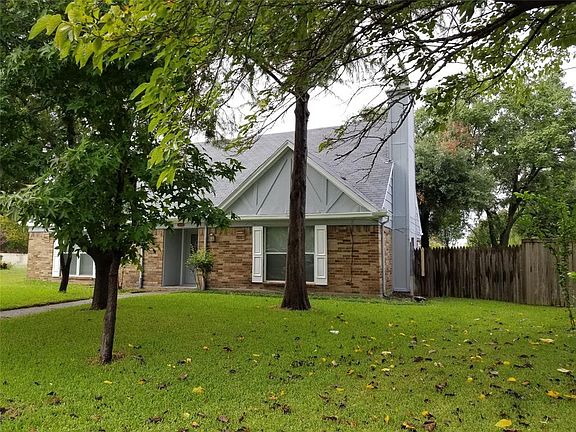 3rd image of 2417 Meadow Ct