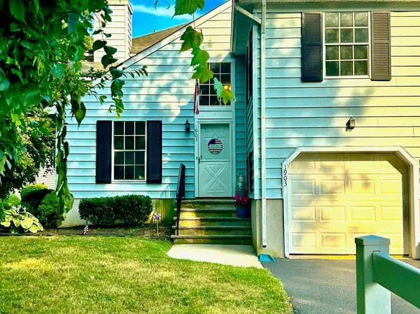 1903 Buckingham Circle, Middletown, NJ 07748