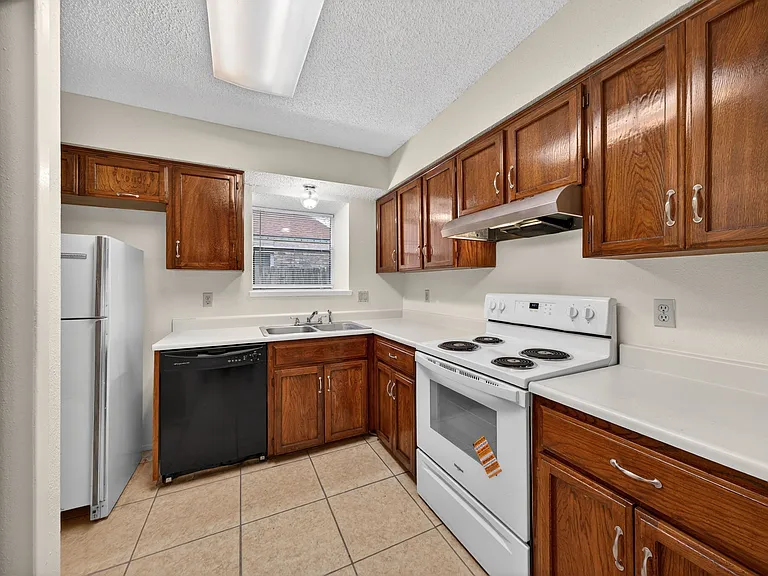 11703 Whisper Valley St — Photo 12