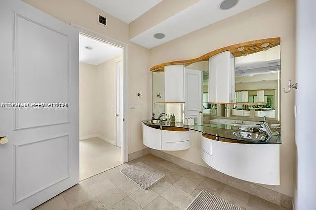 18101 Collins Ave #4702 — Photo 13