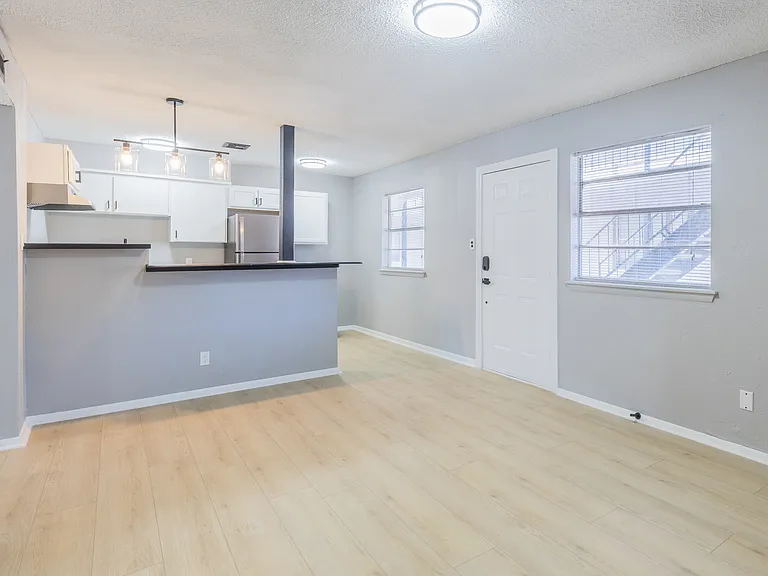Maplewood Apartments — Photo 13