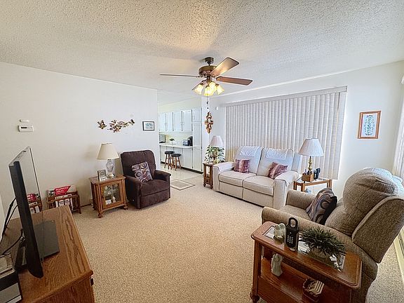 4th image of 906 7th St