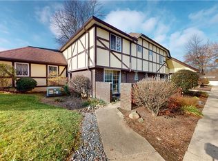 8254 Deepwood Blvd UNIT 2, Mentor, OH 44060