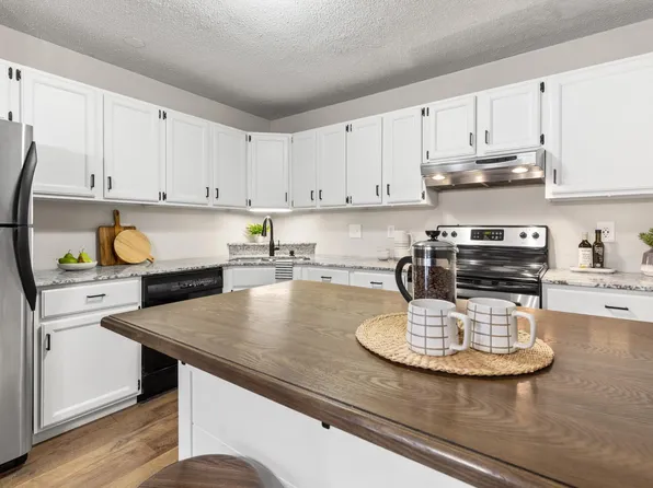 2240 Ridge Dr APT 13, Saint Louis Park, MN 55416