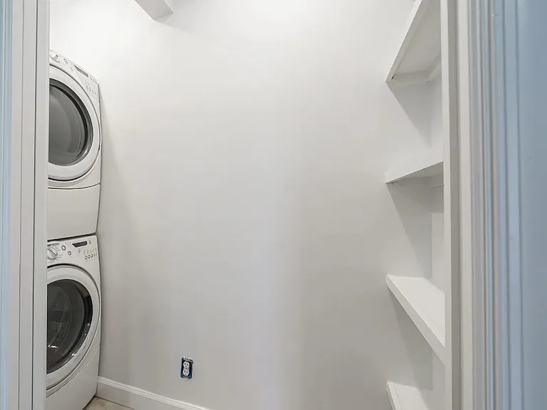 340 Allison Dr NE — Photo 16