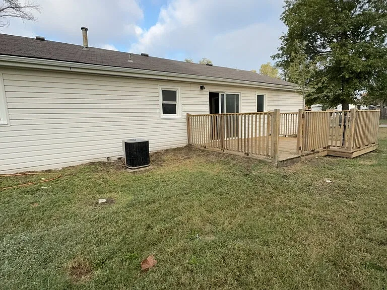 5300 S Seneca St — Photo 16