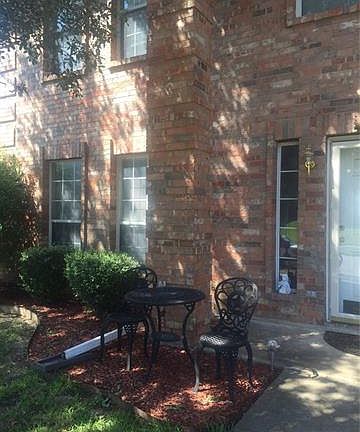 3rd image of 2515 Palisades Pl