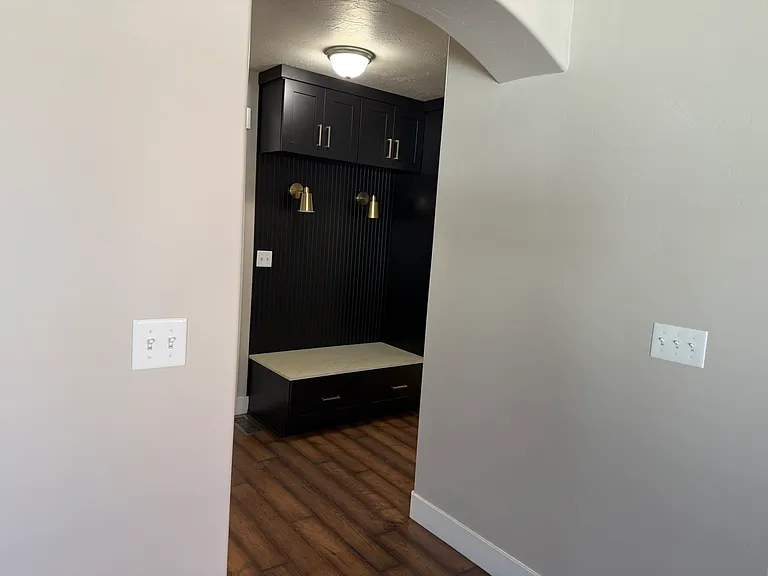 2156 W Thomas St — Photo 6