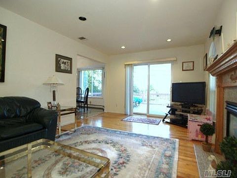 2nd image of 158 Evans Ave