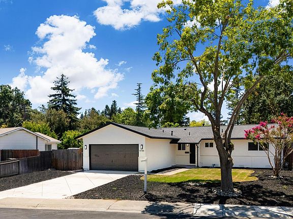 4th image of 8786 Elk Way