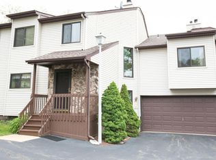 4 Clavendon Ct, Middletown, NJ 07748