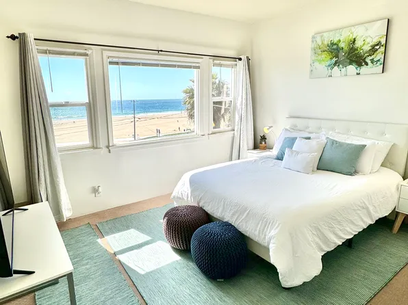 109 Chautauqua Blvd APT 14, Santa Monica, CA 90402