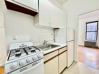 Rented by HOLTON REAL ESTATE INC.