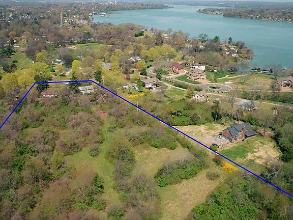 5th image of 3231 Lakeshore Dr