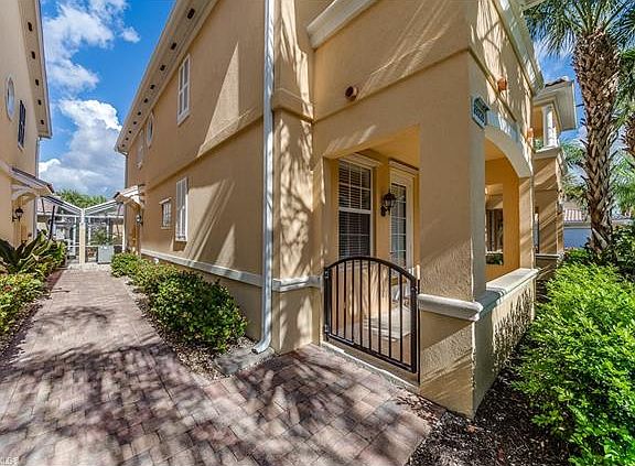 3rd image of 28228 Villagewalk Cir