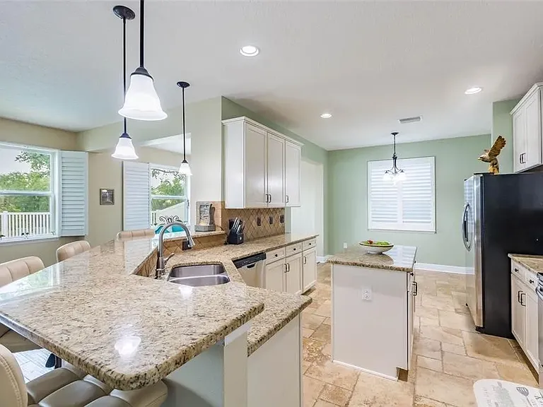 425 Bahama Grande Blvd — Photo 6