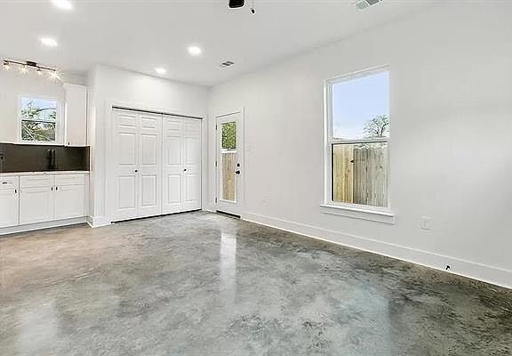 4th image of 310 Riess Pl