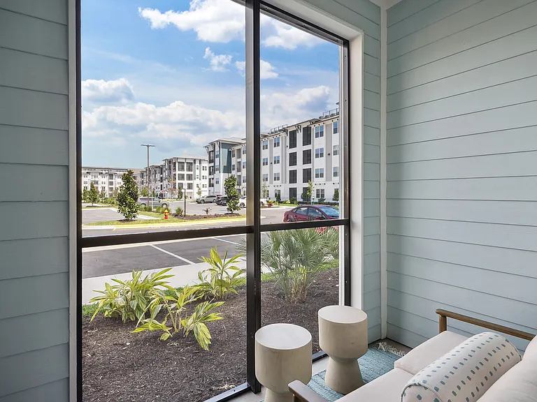 Screened Balcony/Patio