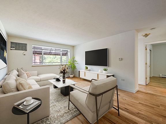 5th image of 909 S Pearl St APT 204