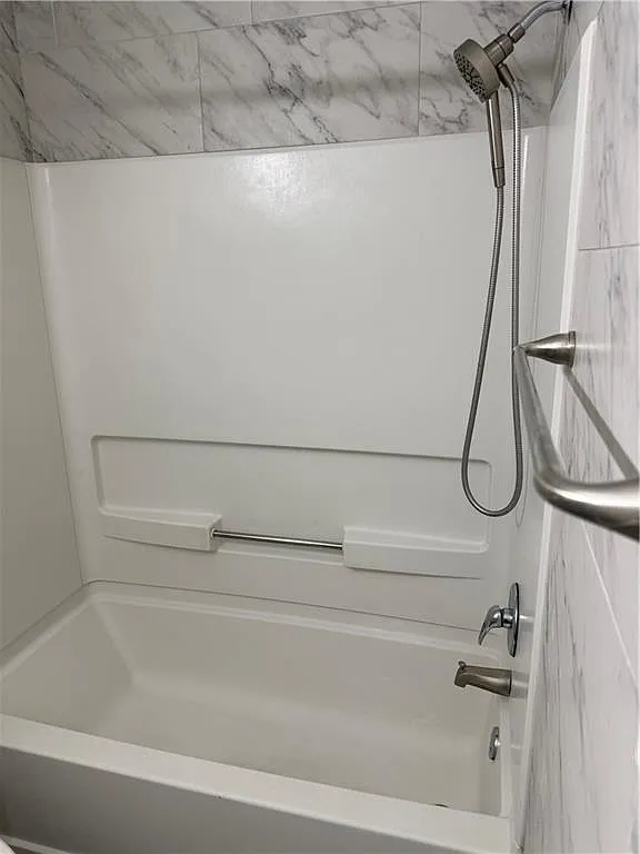 4 bed, 2.5 bath, 1714 sqft, $1,800 — Photo 1