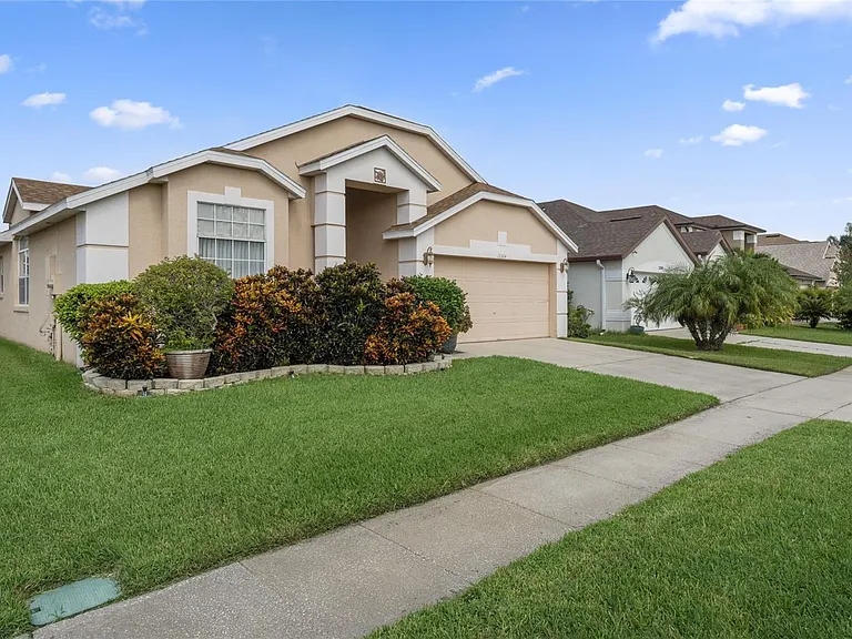 12364 Arlington Park Ln — Photo 2