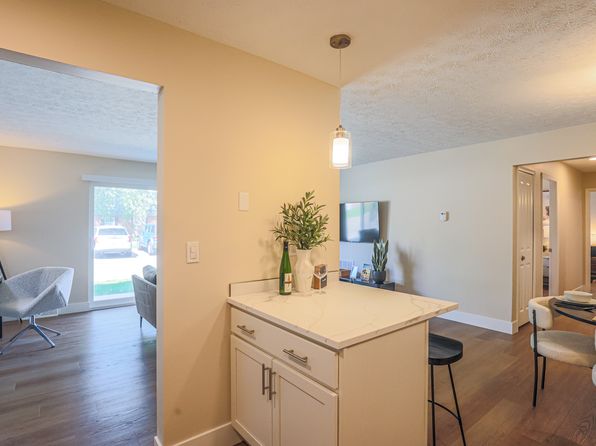 4829 Columbia Road 12 #101