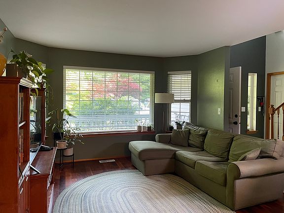 Entry living area