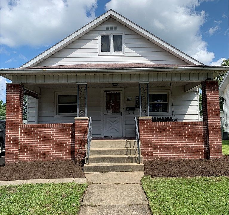 1st image of 743 Ray Ave NW