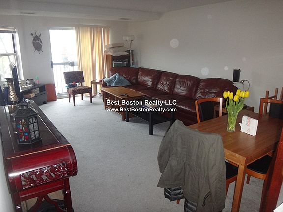 2nd image of 175 Beacon St APT 303