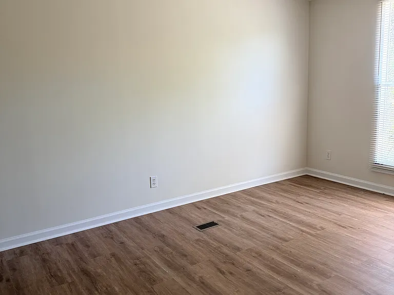 410 Thornburg Rd — Photo 15