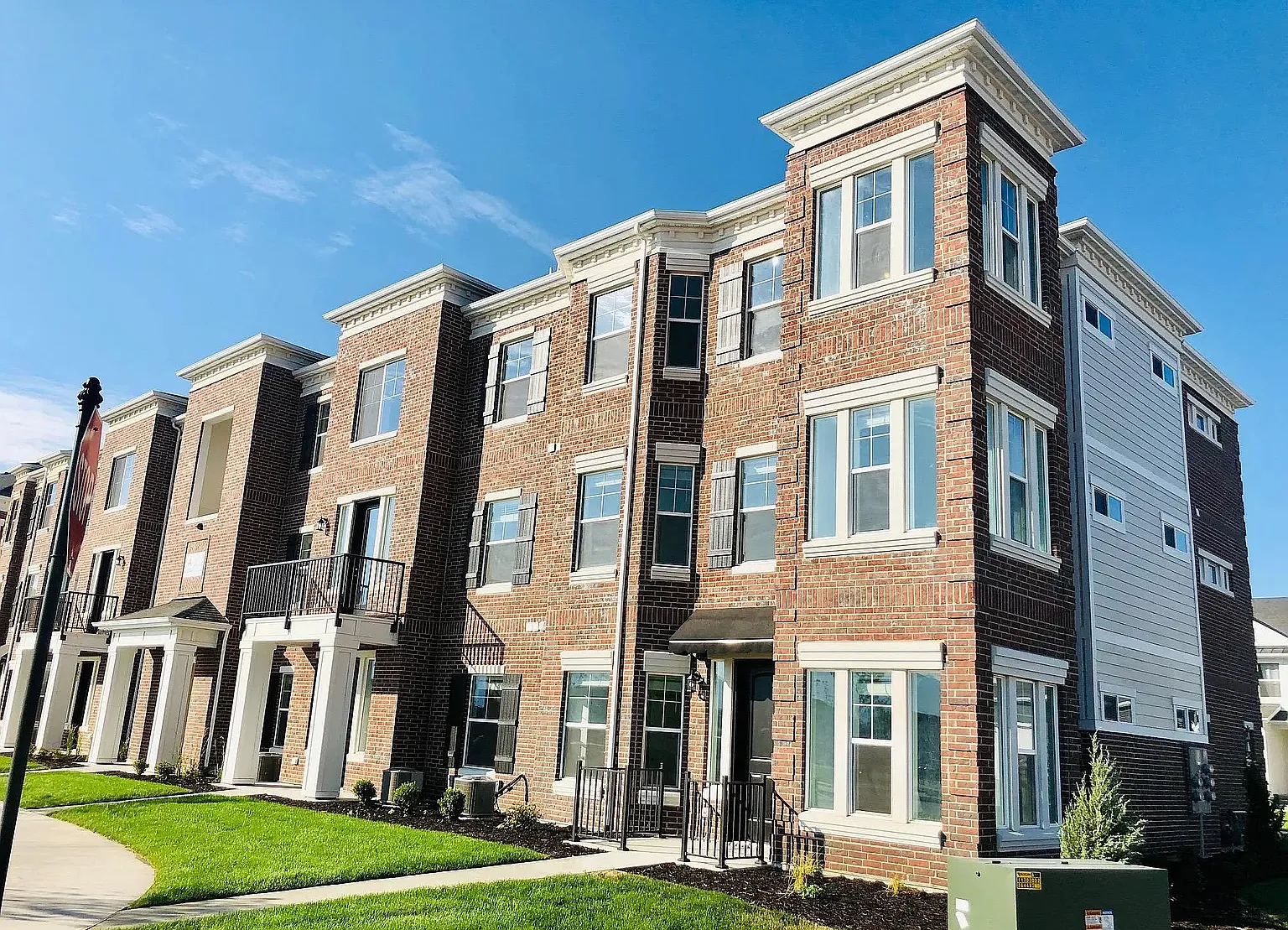 3 bed, 1300 sqft, $1,750 — Photo 1
