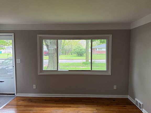 2nd image of 736 Nash Ave