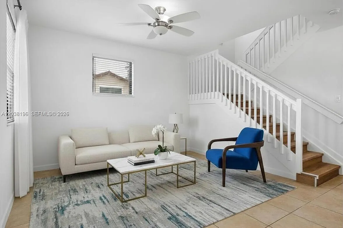 4 bed, 2573 sqft, $4,500 — Photo 3