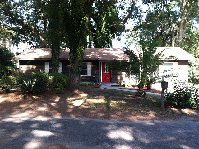 1st image of 100 Demere Oaks Cir