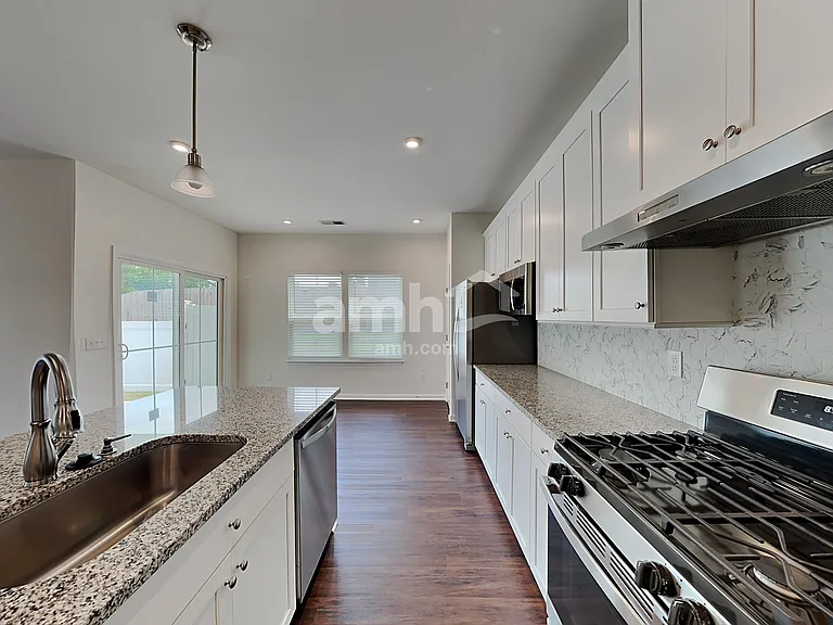 252 Thames Valley Dr — Photo 4