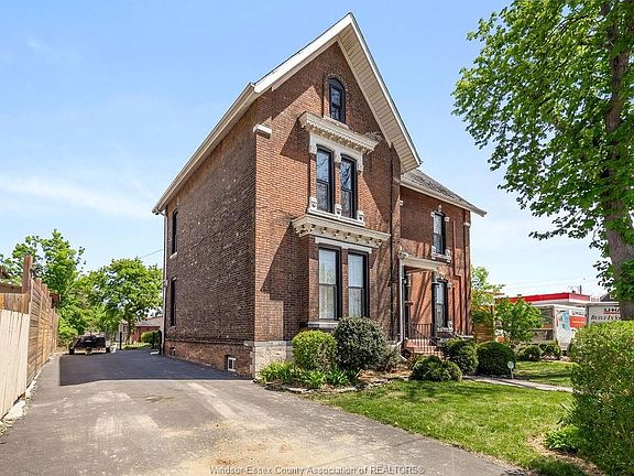 2nd image of 274 Crawford Ave