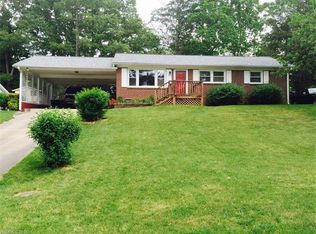 18 Pleasant Ridge Dr, Asheville, NC 28805