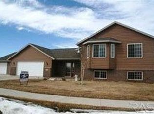 1400 Holiday Dr, Canton, SD 57013