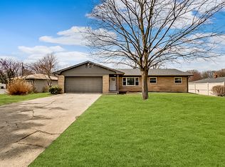 706 E Fairview Dr, Greenwood, IN 46142