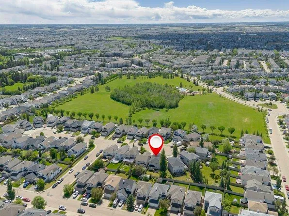 8018 3rd Ave SW, Edmonton, AB T6X 1K6