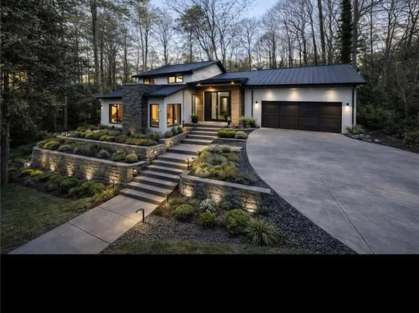 3070 Brookview Dr, Marietta, GA 30068