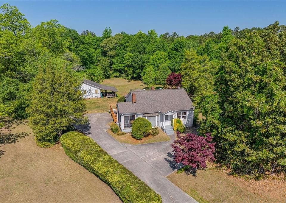 1st image of 606 Rose Ln