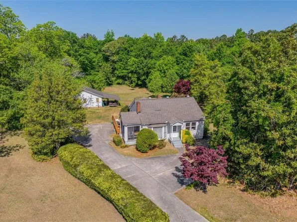 606 Rose Ln, Toccoa, GA 30577